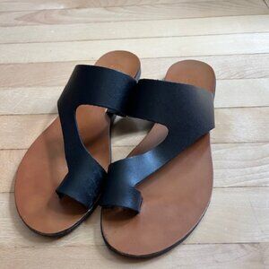 L'INTERVALLE BLACK LEATHER SANDALS